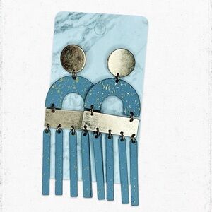 7010. Statement Earrings Metal Vintage